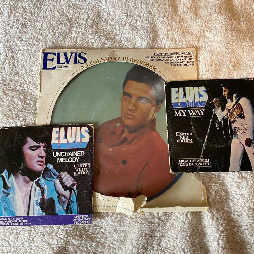 Bundle of Elvis Presley records